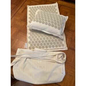 Ajna Acupressure Mat and Pillow
Set with Carry Bag